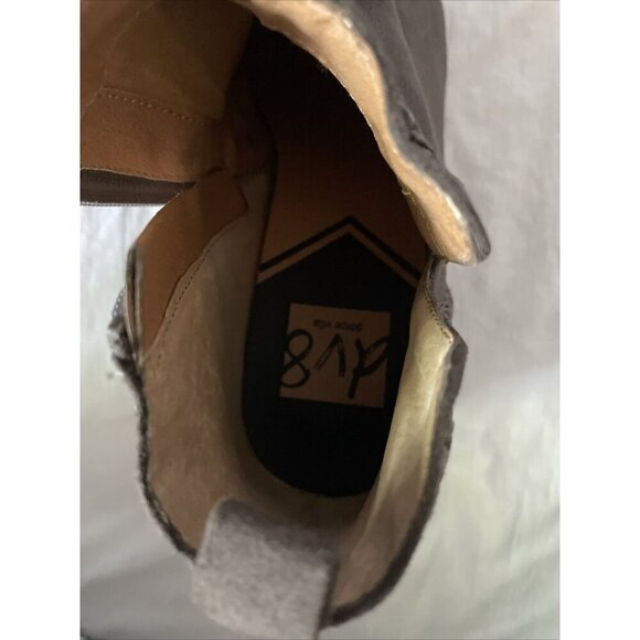 Brown Suede Ankle Booties With Side Zipper & Stacked Heel By AVA & VIV Size 8W - Picture 5 of 9